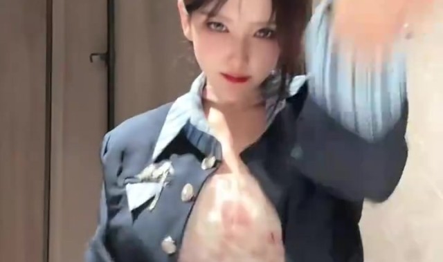 DB视讯百家乐老艺术家怎么还笑场了？LPL解说Rita分享舞蹈视频：谁在看小宝跳舞