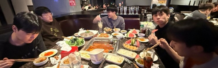 DB真人旗舰JDG工作人员分享Xun庆生返图：一起“和所有的快乐说嗨嗨”