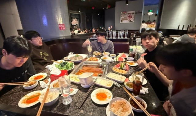 DB真人旗舰JDG工作人员分享Xun庆生返图：一起“和所有的快乐说嗨嗨”