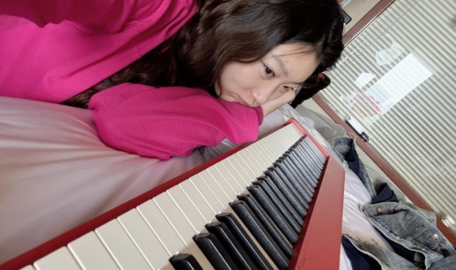DB视讯官方登录入口李梦晒情人节照片：这是个节 但是希望你们每天都有得过啊