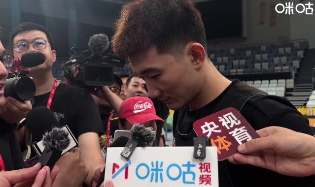 DB真人旗舰孙铭徽：和辽宁队球员关系都很好 我们其实也是在走他们走过的路