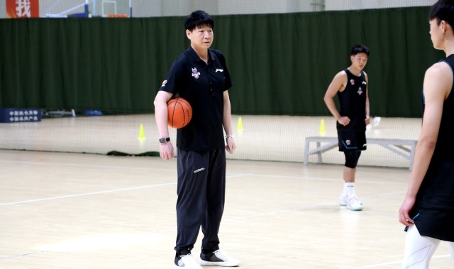 DB真人旗舰邱指导有东西！山东男篮提前12轮锁定季后赛席位 本赛季第三快