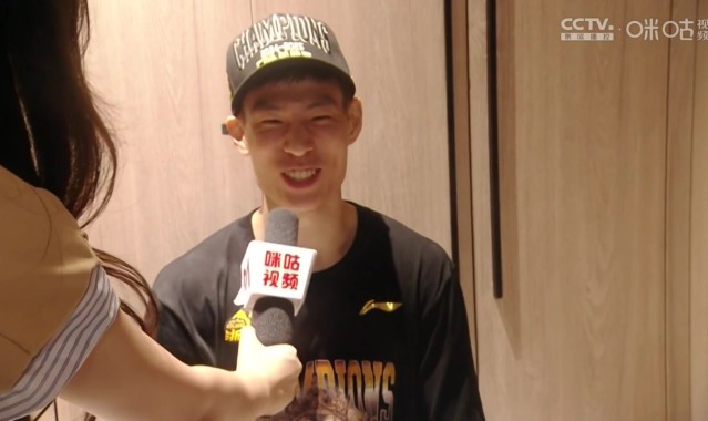 DB真人旗舰广厦淘到宝了！林秉圣：拿到冠军很爽 是金子总会发光
