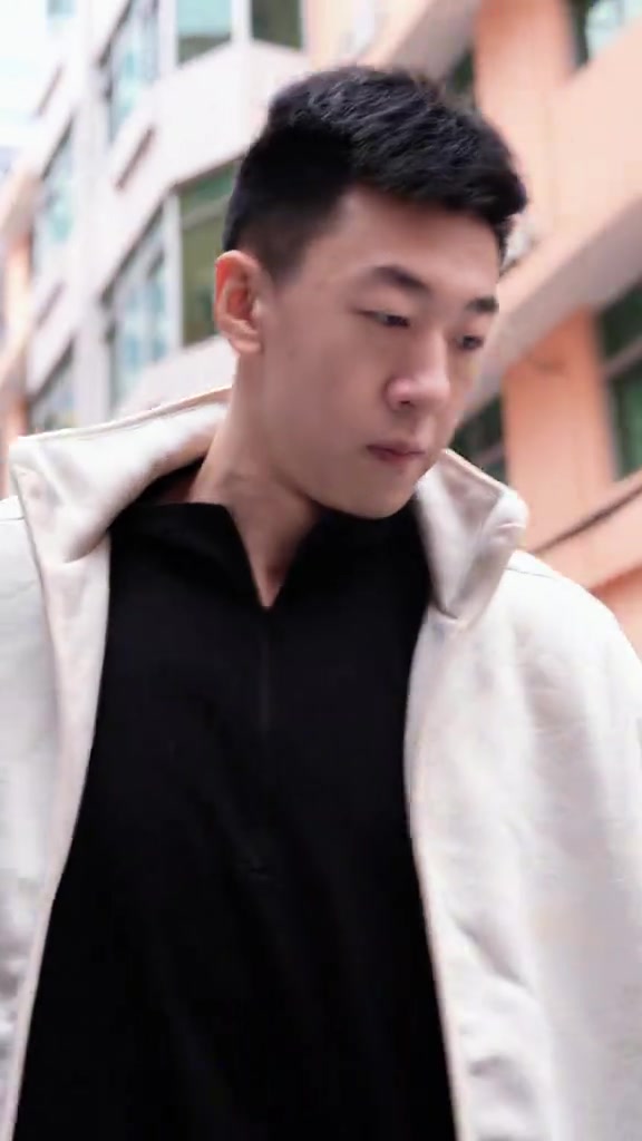 DB视讯官网广东男篮今日兵发上海 贝兹利帽子抢镜😂